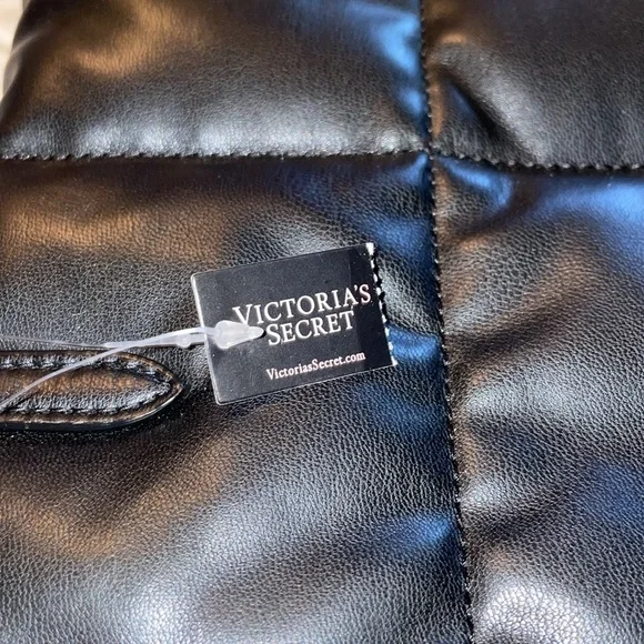 NWT VICTORIA’S SECRET Elegant Black Quilted Tote Bag - Picture 6 of 6
